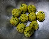 A picture of step 2 of Methi Dhebra.