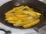 Pescadilla Frita con Papas cuñas