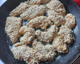 Foto del paso 1 de la receta: Tallarines con pesto y pollo crocante
