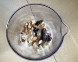 A picture of step 1 of Apple Date Shake.