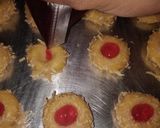 Foto langkah ke 3 dari resep Strawberry Thumbprint Cookies.