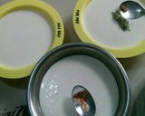 A picture of step 3 of Instant Tricolour Sooji Dhokla.