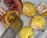 Une image de l'étape 2 de Champignons à la sauce chien.