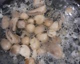Foto langkah ke 1 dari resep Mie jamur.