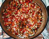 Foto del paso 1 de la receta: Cuscús con verduras salteadas y soja. 🧅🥕🍆🌶️🥒