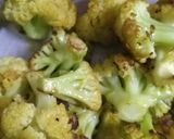 A picture of step 2 of Egg Paneer Cauliflower.