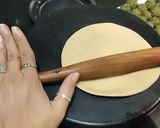 A picture of step 4 of Lilva Kachori ગુજરાતી લીલવા કચોરી લીલી તુવેરની કચોરી.