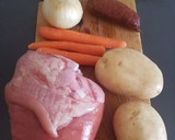 Foto del paso 1 de la receta: Codillo con chorizo y puré