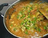 A picture of step 4 of Shahi Matar Mushroom Paneer.