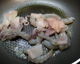 Foto del paso 3 de la receta: Pasta con marisco y Albariño