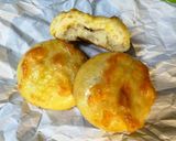 صورة لخطوة 3 من وصفة رولات خبز الجبن 🧀 والزبده 🧈