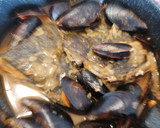 Foto del paso 3 de la receta: 28. Rodaballo en salsa marinera con mejillones