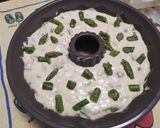 Foto del passaggio 7 della ricetta Ciambellone agli asparagi