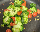 A picture of step 3 of Artichoke Chicken Pasta.