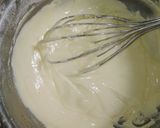 Foto langkah ke 3 dari resep Bolu susu ekonomis tanpa mixer.