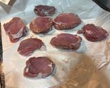 Foto del paso 1 de la receta: Pastelitos de solomillo con guarnición de plátano