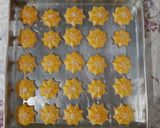 Foto langkah ke 5 dari resep Kue kering keju manis renyah dan tahan lama.