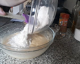 Foto del paso 9 de la receta: Cupcakes de pera relleno de bombón