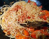 Gambar langkah 5 resipi Spaghetti Aglio Olio Udang Harimau.