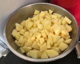 Paprikás krumpli recept fázis 1 fotója