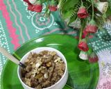 A picture of step 6 of Singhara atta dry fruits halwa.