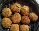 Foto del passaggio 6 della ricetta Frittelle di broccoletti e acciughe di carnevale