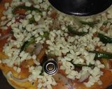 चीज़ वेज आटा पिज़्ज़ा (Cheese Veg aata pizza recipe in Hindi) रेसिपी चरण 5 फोटो