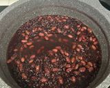 A picture of step 3 of Vegan Brown Rice and Red Bean Porridge.