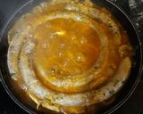 Foto del paso 2 de la receta Longaniza al vino blanco con salsa de tomate y champiñones