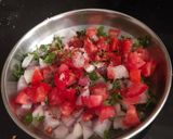 A picture of step 2 of Onion Tomato Toast.