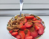 Foto del paso 5 de la receta: Bowl de yogurt griego con fresas y nueces