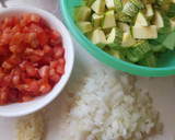 Foto del paso 1 de la receta: Calabacitas a la mexicana al estilo de mi mamá