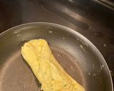 A picture of step 4 of French Omelette with Chives.