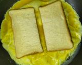 Foto langkah ke 4 dari resep Roti telur panggang.