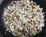 Foto del paso 7 de la receta: Coquinas al ajillo de Isla Canela⛱️