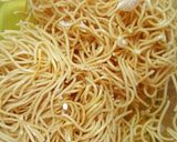 Gambar langkah 4 resipi Kuali Yee Mee.