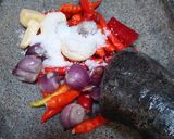 Foto langkah ke 2 dari resep Ceker pedess nampoll bumbu uleg.