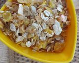 A picture of step 1 of Muesli bhel.