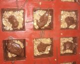 صورة لخطوة 3 من وصفة مكعبات الشكولاطة