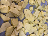Pollo asado en horno con guarnición de patatas