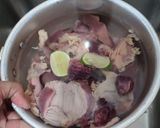 Foto langkah ke 2 dari resep Tumis Ati Ampela Kemangi Pedas.