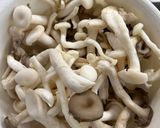 A picture of step 2 of Vegetarian Mushroom Rice Porridge.