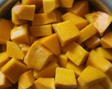 A picture of step 1 of Pumpkin soup.