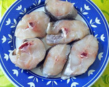 Foto del paso 1 de la receta: Merluza en salsa de pimienta verde y caldo de mejillones