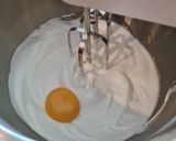 A picture of step 3 of Castella Honey Cake with Raisins.