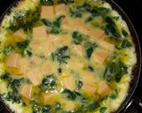 Foto langkah ke 6 dari resep Omelet Kelor Keju.