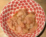 Une image de l'étape 1 de Poulet frit au sésame.