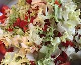 Une image de l'étape 6 de Salade de frisée aux tomates cerises,olives et câpres.