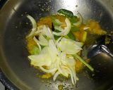 Foto langkah ke 3 dari resep Cumi Bumbu Kuning.
