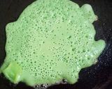 Foto langkah ke 5 dari resep Pancake Pandan Putih Telur.